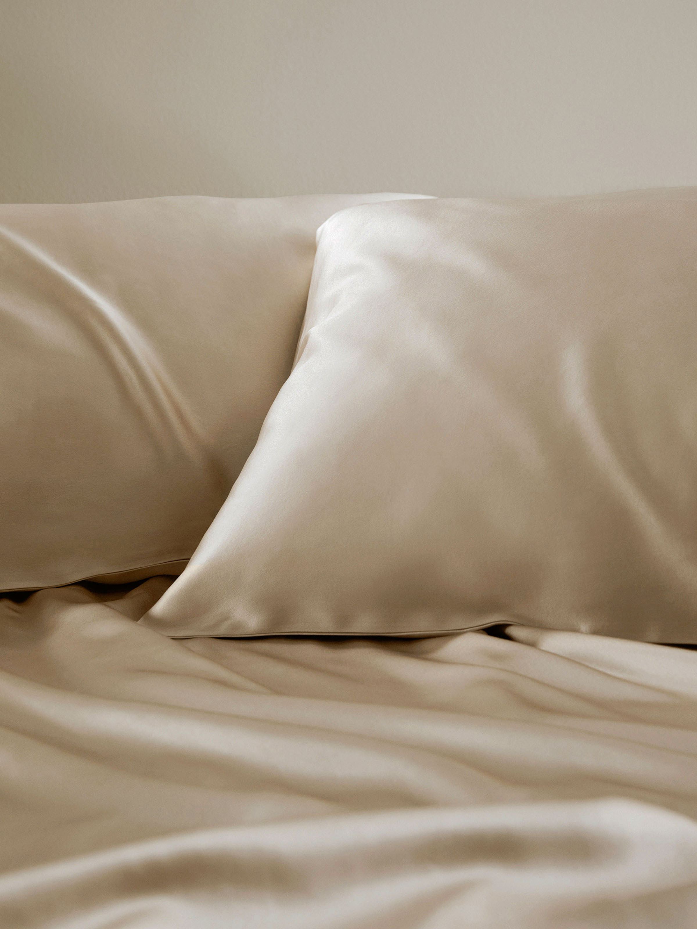 Taie d’oreiller en soie naturelle. nua™