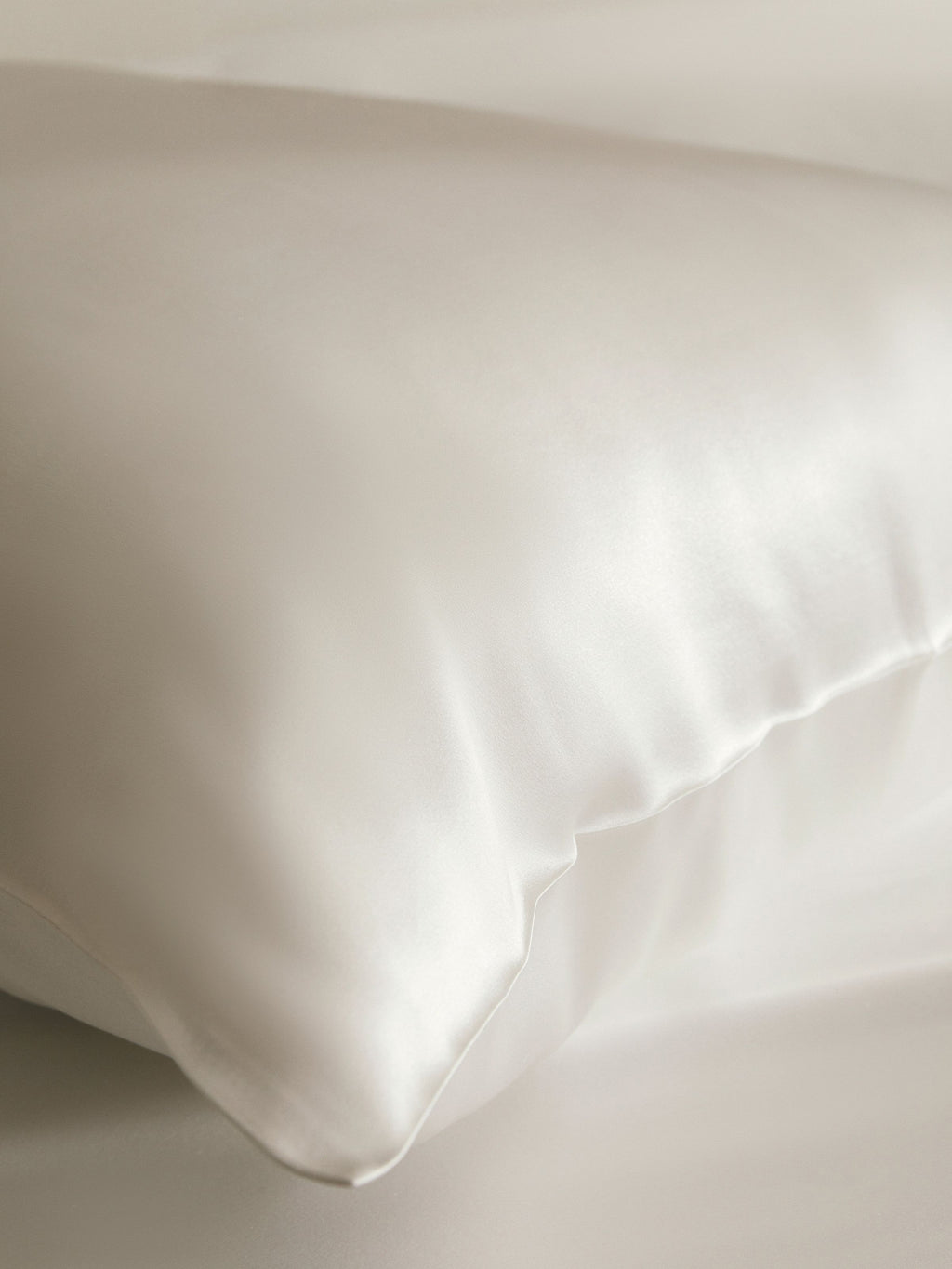 Taie d’oreiller en soie naturelle. nua™